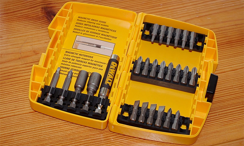Types and classification of bits for screwdrivers