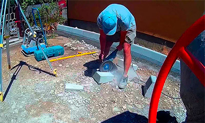 Concrete cutting with angle grinder