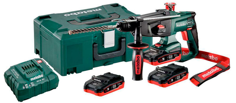 Cordless rotary hammer with two batteries