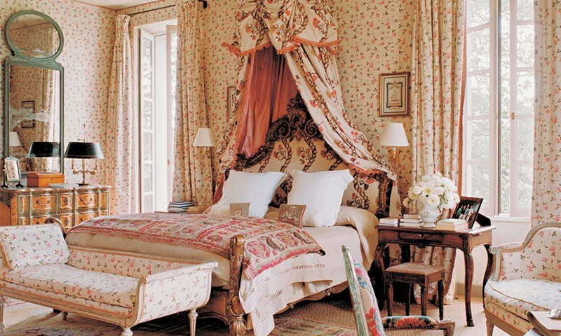 Interno camera da letto in stile provenzale