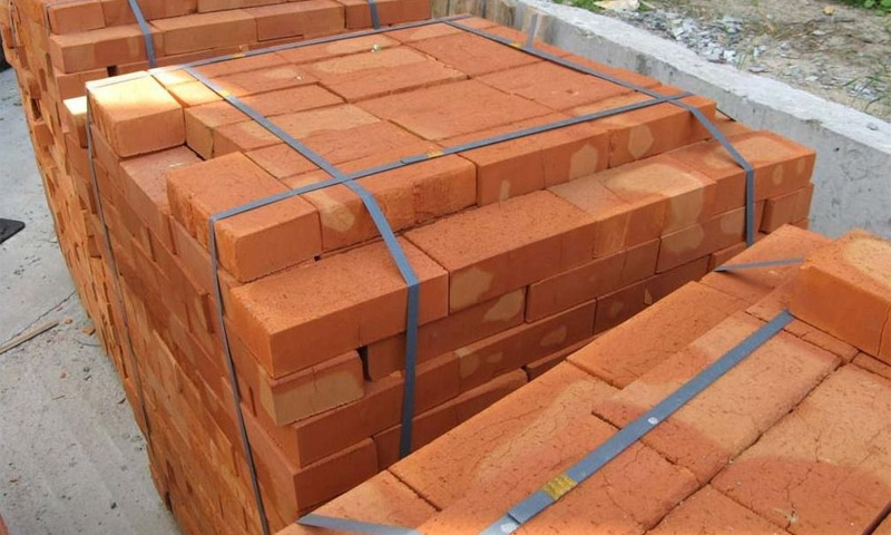 Voor- en nadelen van keramische baksteen bij gebruik in de bouw