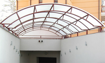 Monolithic polycarbonate canopies