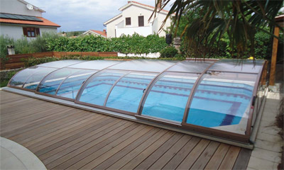 Installation of domes over outdoor pools