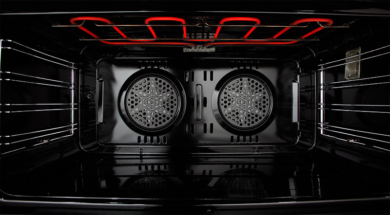 Electric oven with grill