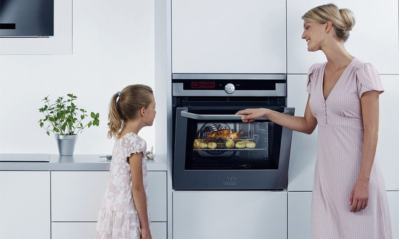 Hoe een elektrische ingebouwde oven te kiezen