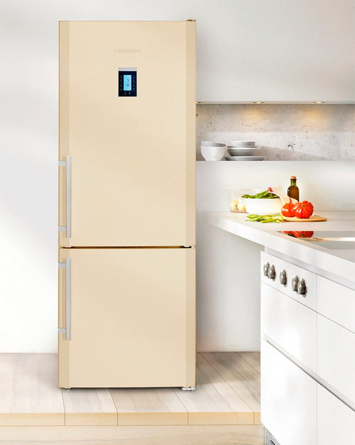 Refrigerador com uma porta